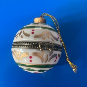 Vintage Christmas Trinket Hinged Box Ornament